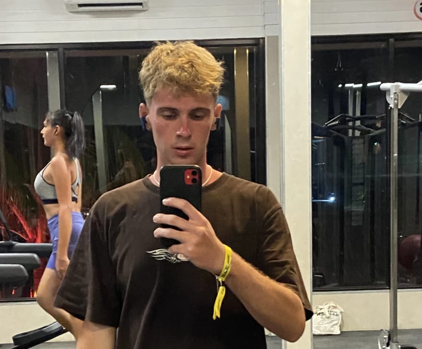 Juan (23), $200, Non-smoker, No pets, and No children