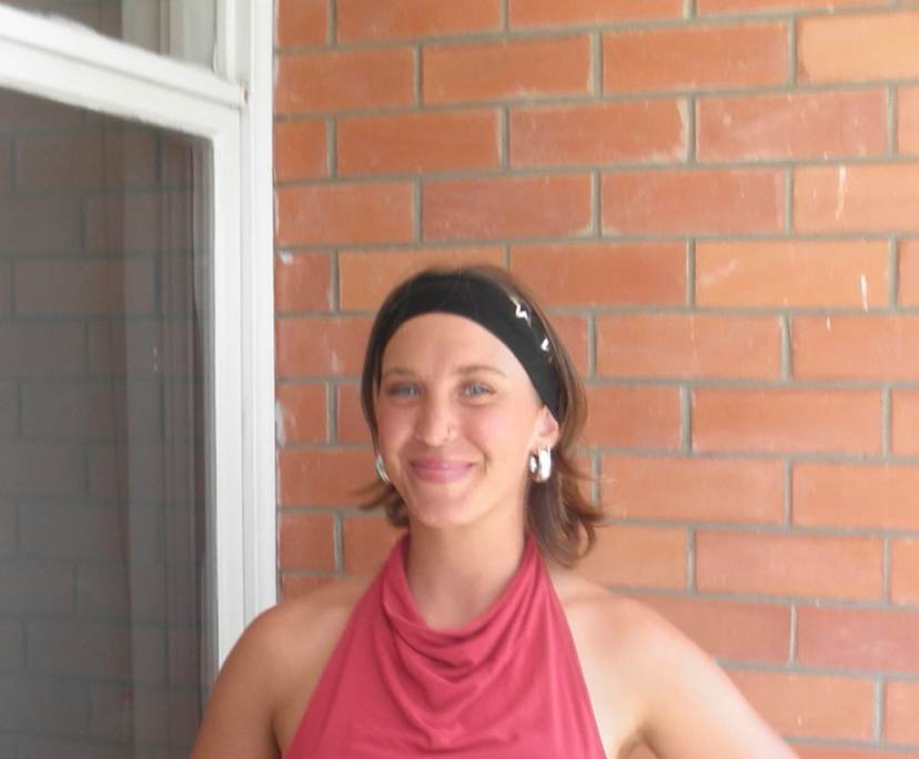 Kate (25), $250, No pets, Non-smoker, and No children