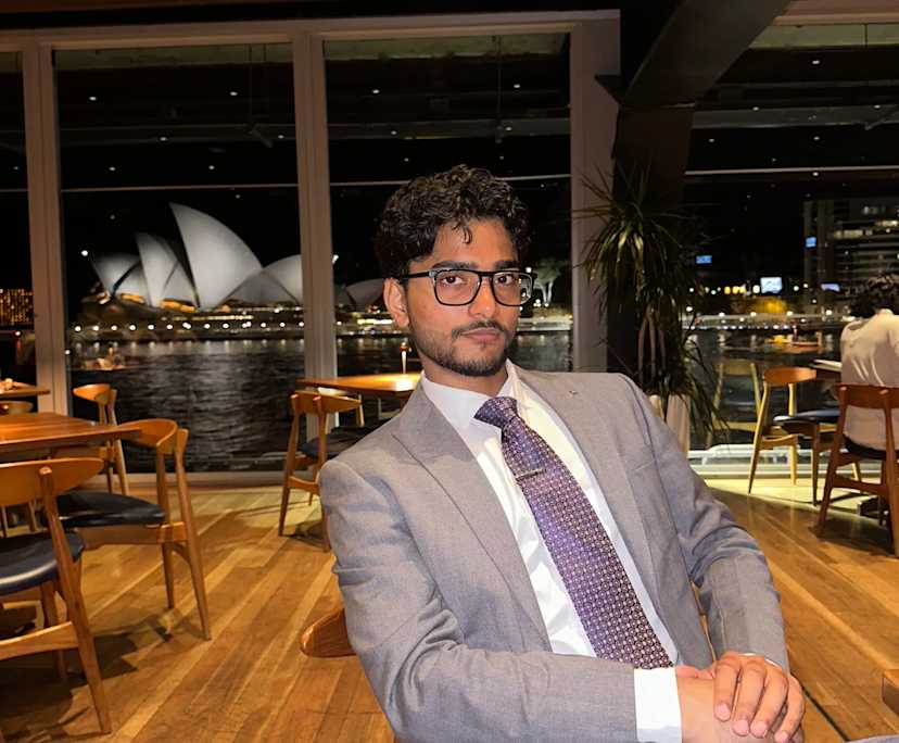 Kevin (23), $380, Non-smoker, No pets, and No children