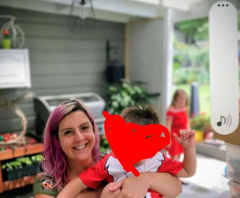 Erin (42), $360, Have children, Non-smoker, and No pets