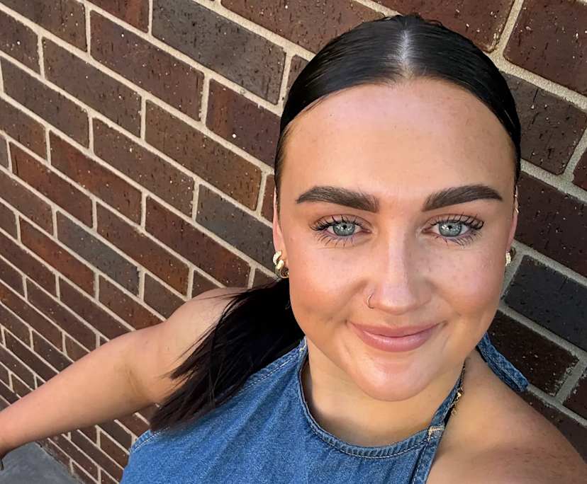 Jenna (22), $250, Non-smoker, No pets, and No children