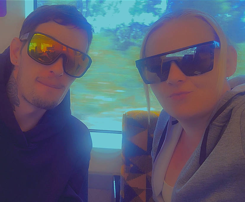 Stephane (30) and Daniel (25), $300, Have children, Smoker, and No pets