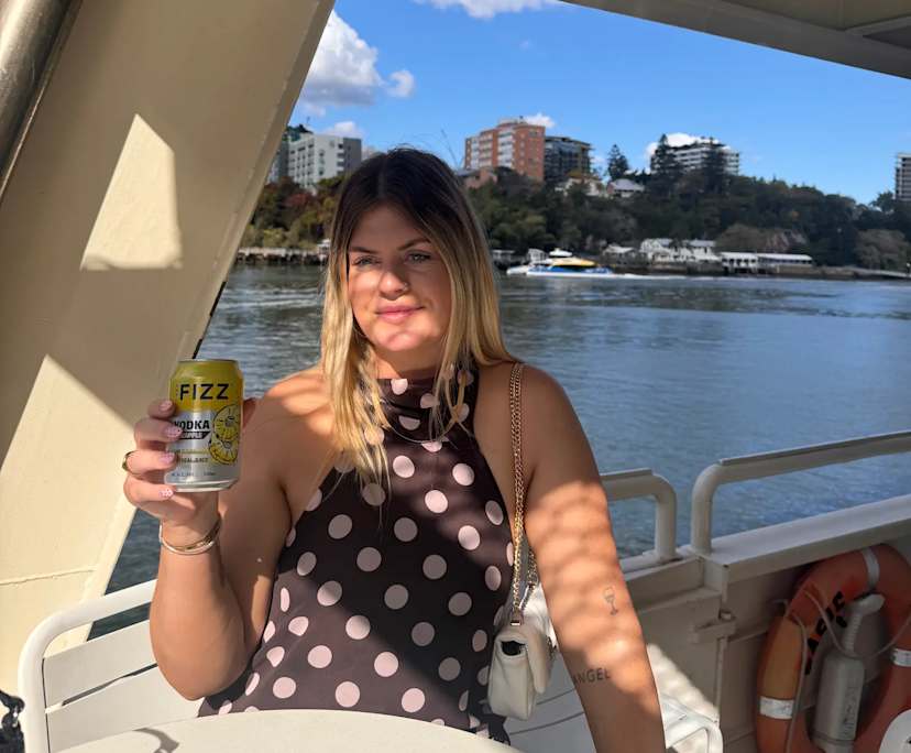 Chloe (27), $300, Non-smoker, No pets, and No children