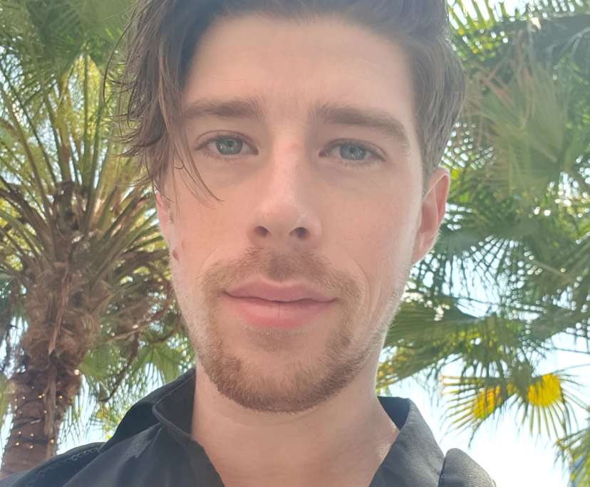 Thomas (33), $350, No pets, Smoker, and No children