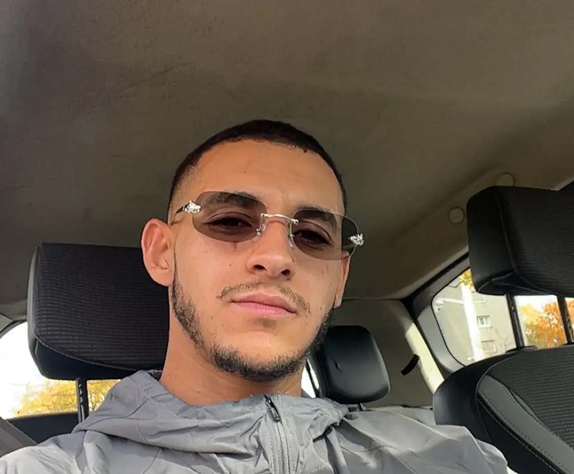 Yanis (25), Yanis (26) and Bilal (26), $250, 