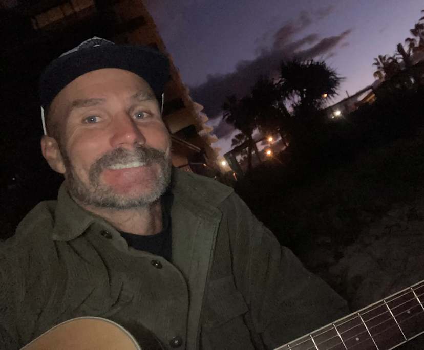 Kevin (43), $350, No pets, Non-smoker, and No children