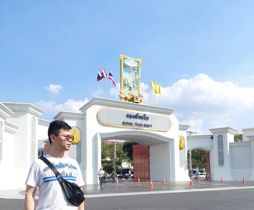 Stephen (30), $300, Non-smoker, No pets, and No children