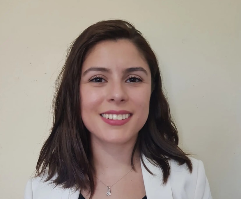 Constanza (30), $350, Non-smoker, No pets, and No children