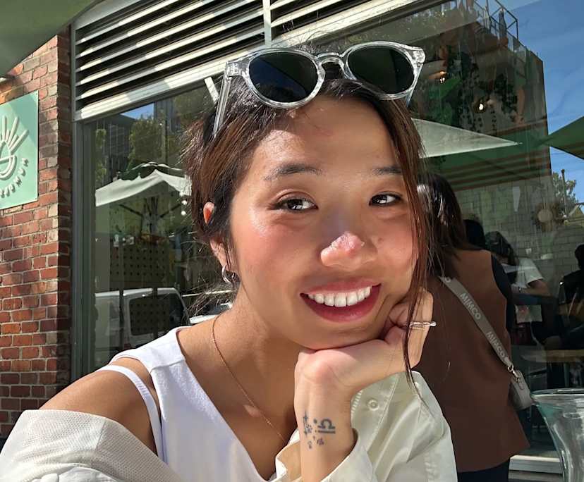Jirapat (29), $200, Non-smoker, No pets, and No children