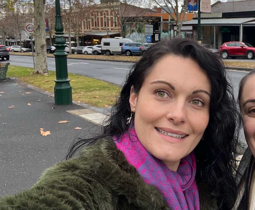 Nicole (34), $400, No pets, Non-smoker, and No children