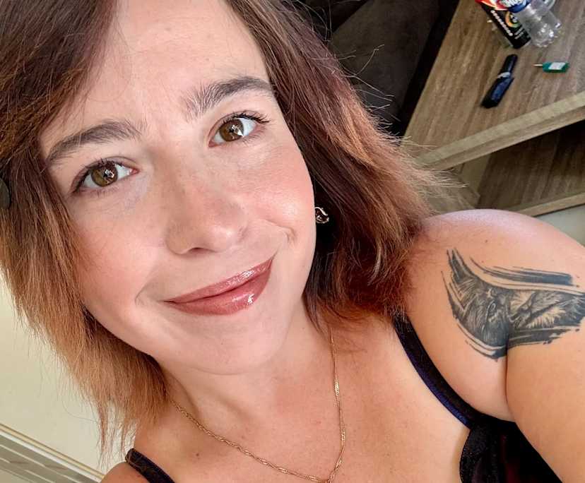 Ana (26), $350, Non-smoker, Have pets, No children, and LGBTQIA+
