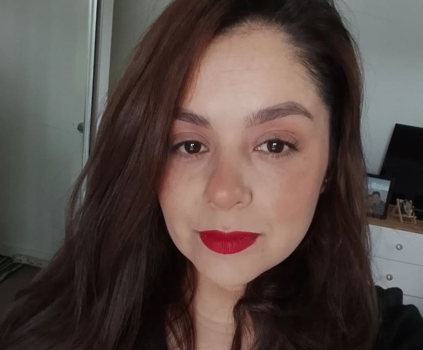 Erika Mora (34), $300, 