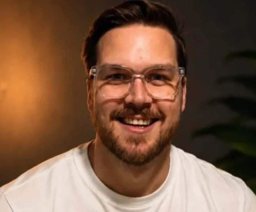 Daniel (29), $600, No pets, No children, and Non-smoker