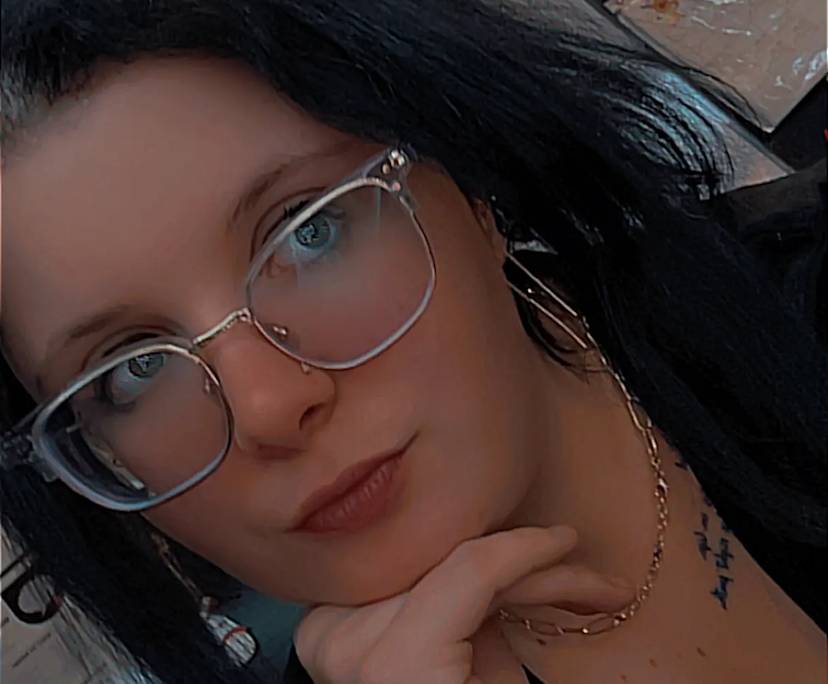 Piper (21), $400, No pets, Non-smoker, and No children