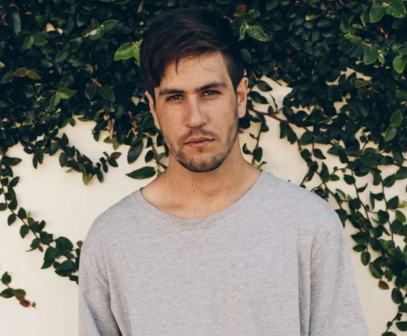 Harrison (31), $380, Smoker, No pets, and No children