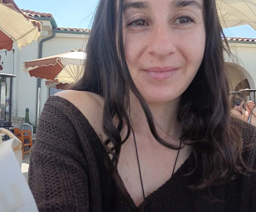 Tamara (30), $400, Non-smoker, Have pets, and No children
