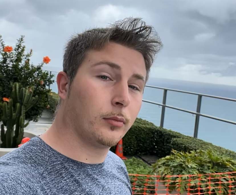 Charlie (26), $400, No pets, No children, and Smoker