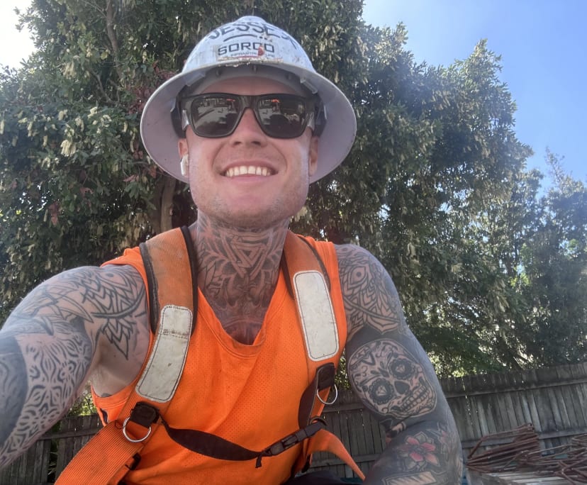 Jesse (30), $350, Non-smoker, Have pets, and No children