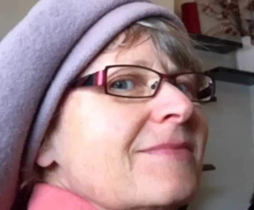 Lynnette (70), $320, Non-smoker, No pets, and No children