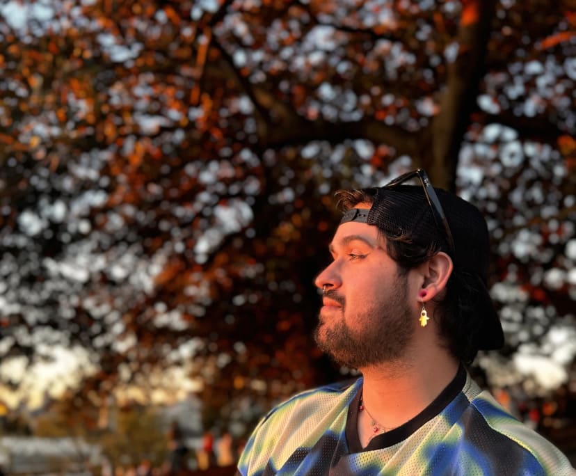 David (26), $300, LGBTQIA+, Non-smoker, No pets, and No children