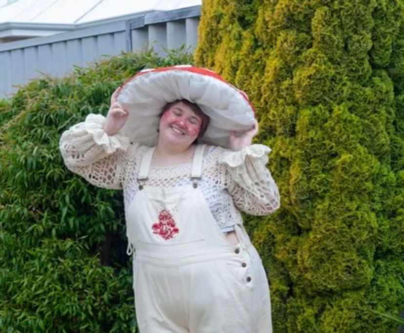 Micah (22), $200, LGBTQIA+, Non-smoker, No pets, and No children