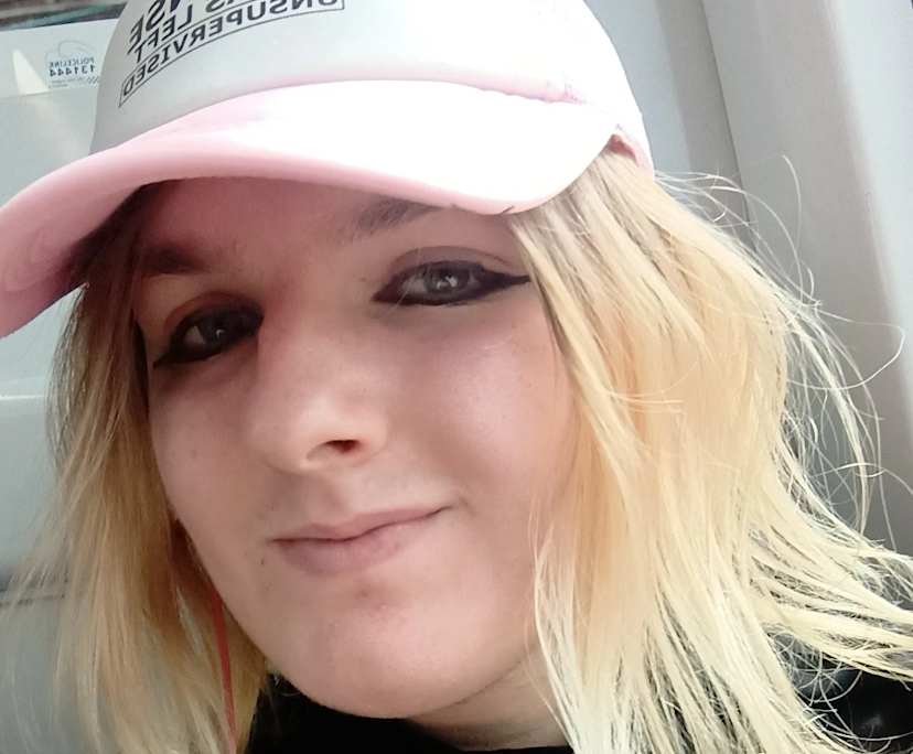 Vetti (20), $400, LGBTQIA+, Non-smoker, No pets, and No children