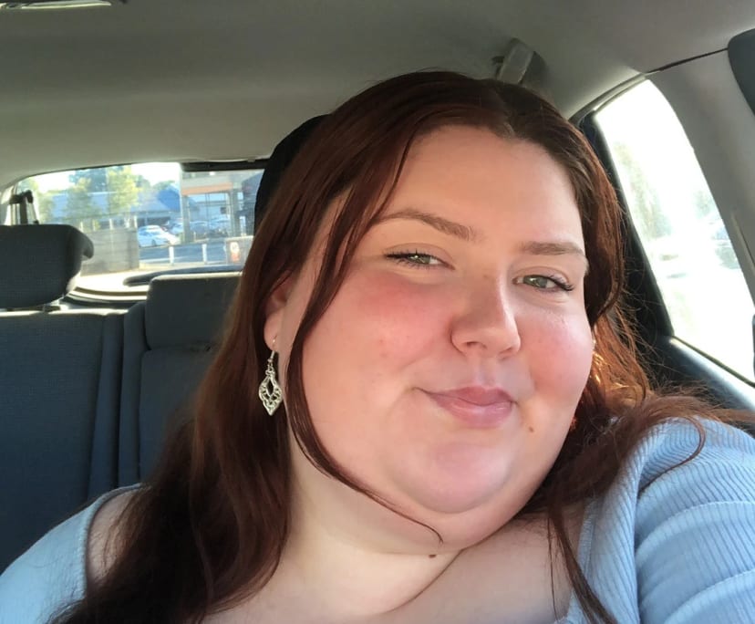 Brooke (22), $450, Non-smoker, No pets, and No children