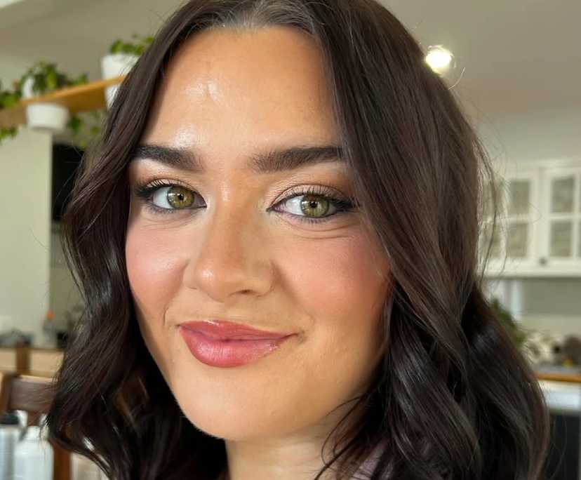 Sarah (22), $300, 
