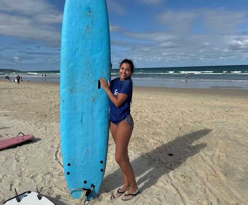 Sophia (20), $400, Non-smoker, No pets, and No children