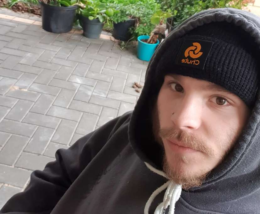 Aston Brooks (18), $350, Smoker, No pets, and No children