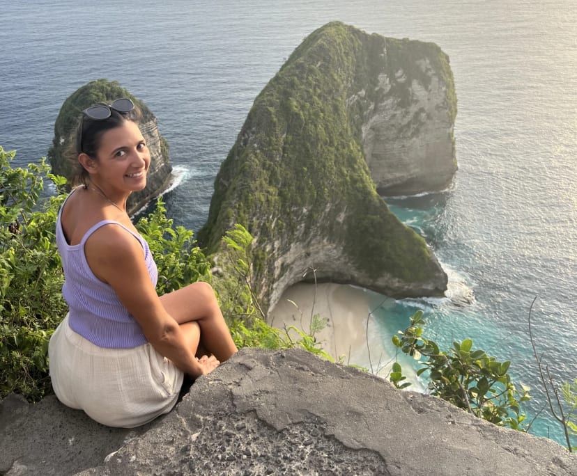 Mariela (36), $350, Non-smoker, No pets, and No children