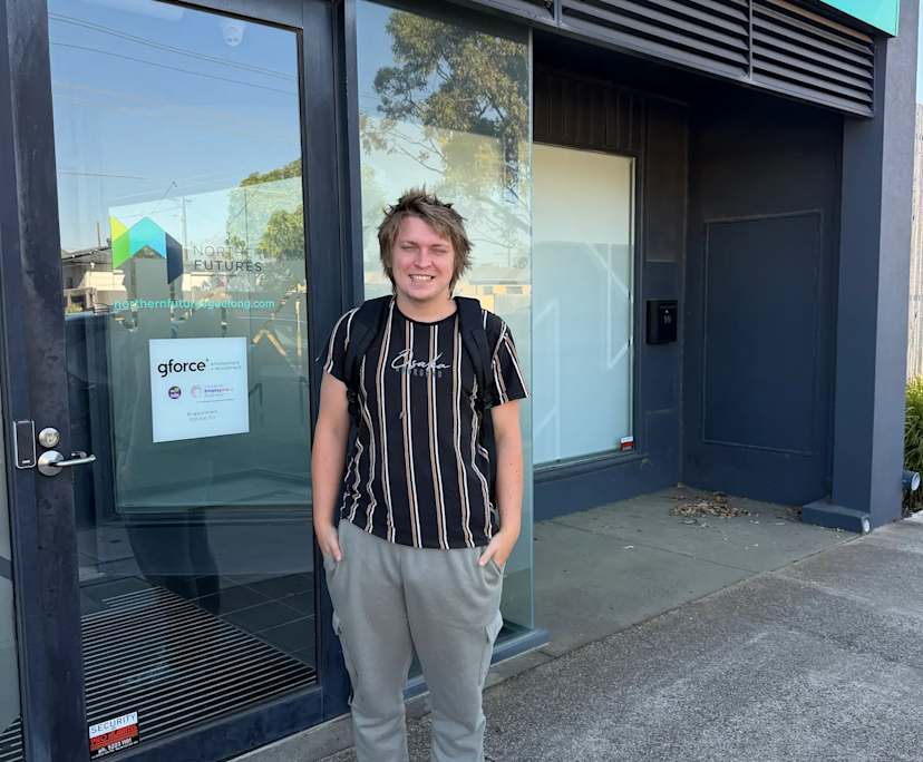 Kye (22), $260, Non-smoker, Have pets, and No children