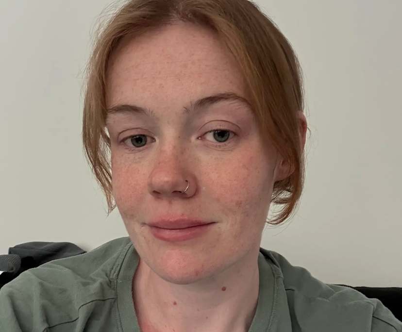 Rhiannon (27), $350, Non-smoker, Have children, and No pets