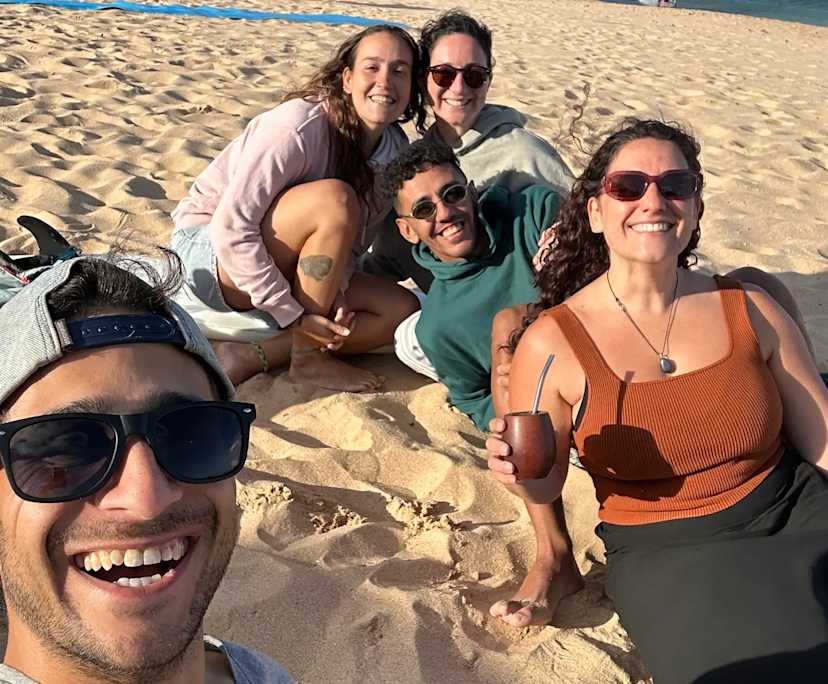 Lucia (33), Santiago (32), Lara (29), Marcelo (32) and Erica (32), $1,000, 