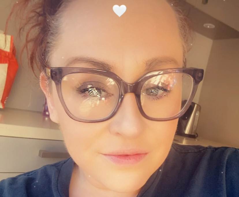 Rhiannon (36), $350, Non-smoker, Have pets, and No children