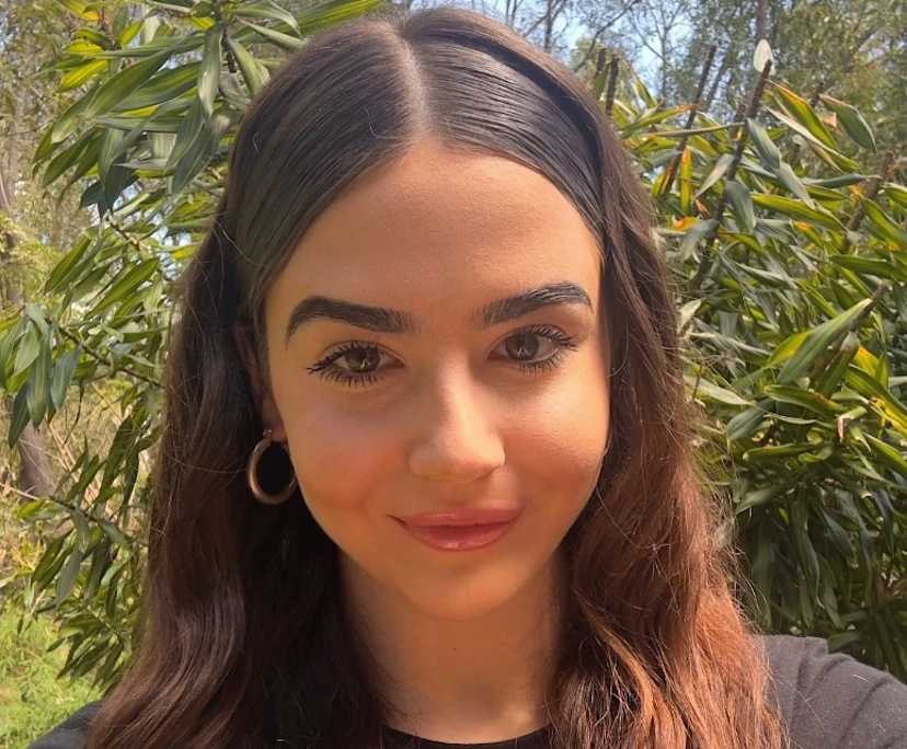 Caitlin (21), $330, No pets, Non-smoker, and No children