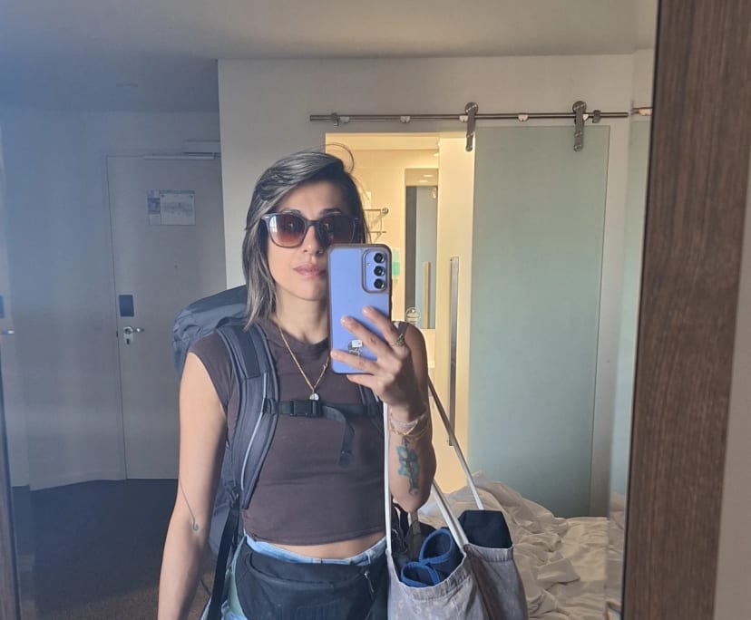 Francesca (34), $300, No pets, No children, and Non-smoker