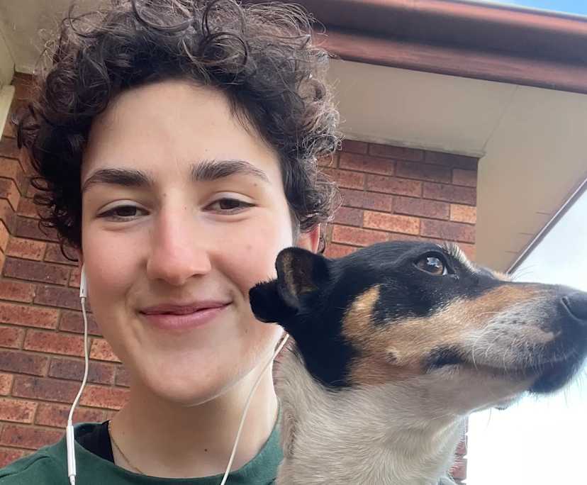 Mia (23), $300, No pets, Non-smoker, No children, and LGBTQIA+