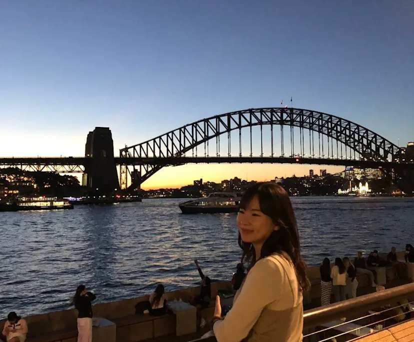 Goeun (28), $400, Non-smoker, No pets, and No children