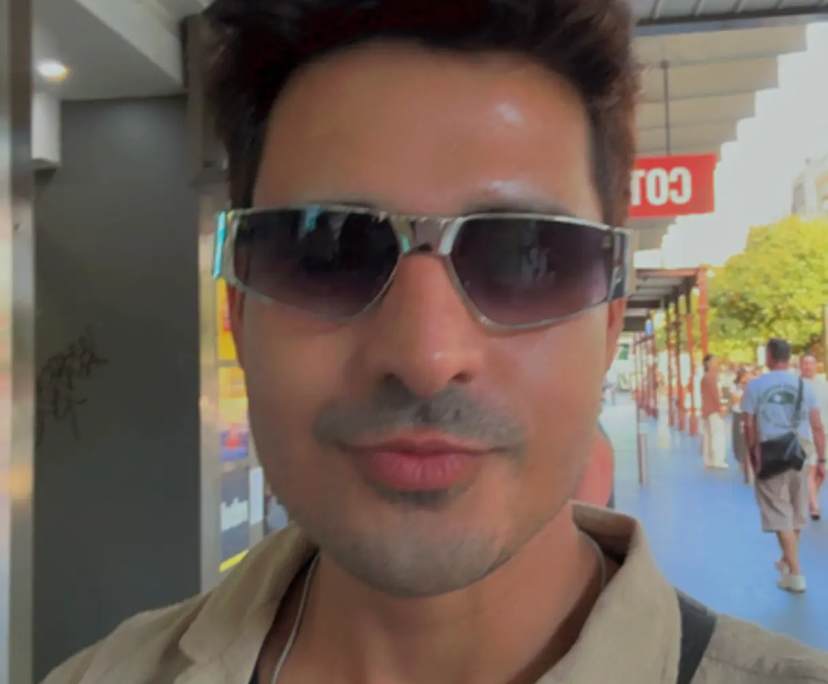 Amit (35), $400, LGBTQIA+, Non-smoker, No pets, and No children