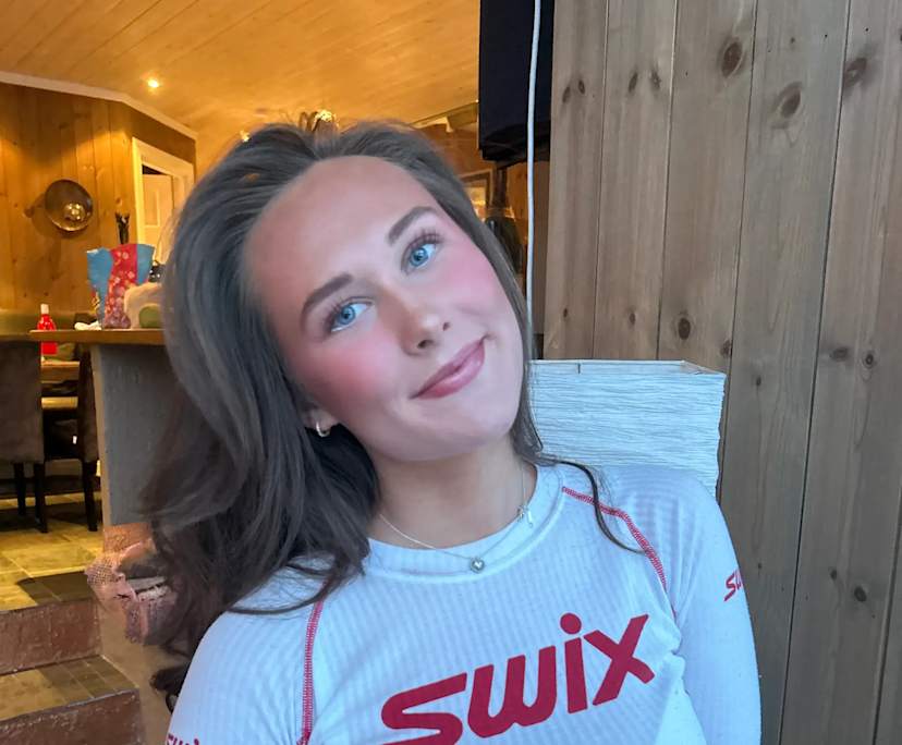 Mia (20) and Eirill (21), $380, 