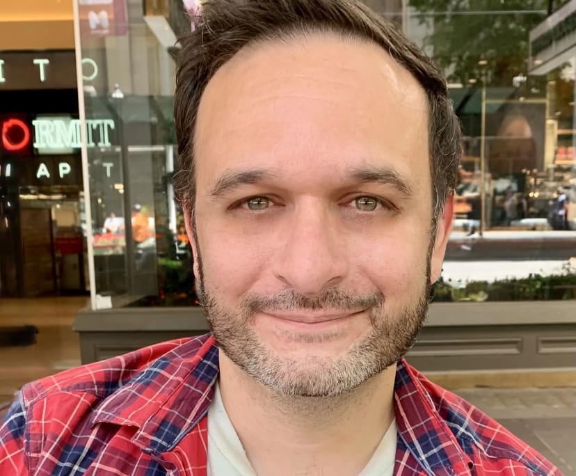 Chris (40), $400, No pets, No children, and Non-smoker