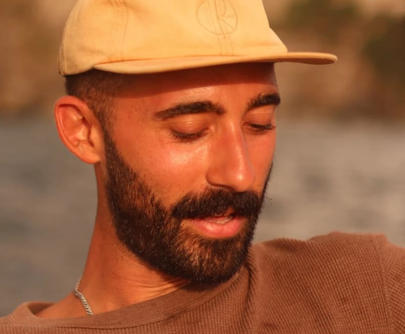 Adam (33), $600, Non-smoker, No pets, and No children