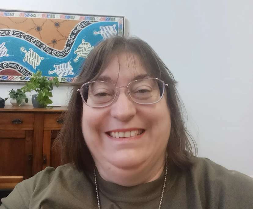 Leanne (53), $350, No pets, Non-smoker, and No children