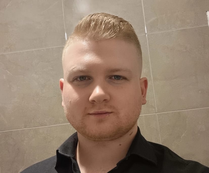 James (28), $300, Non-smoker, No pets, and No children