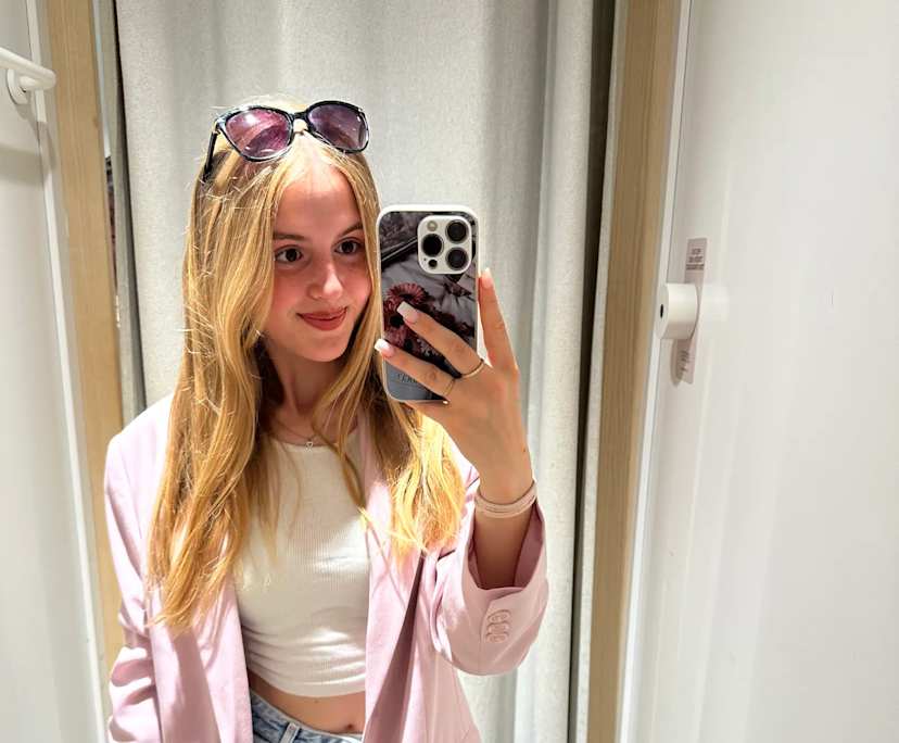 Victoria (18) and Fynn (24), $425, Non-smoker, No pets, and No children