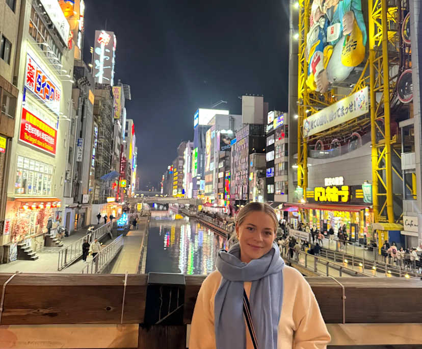 Isabelle (28), $300, 