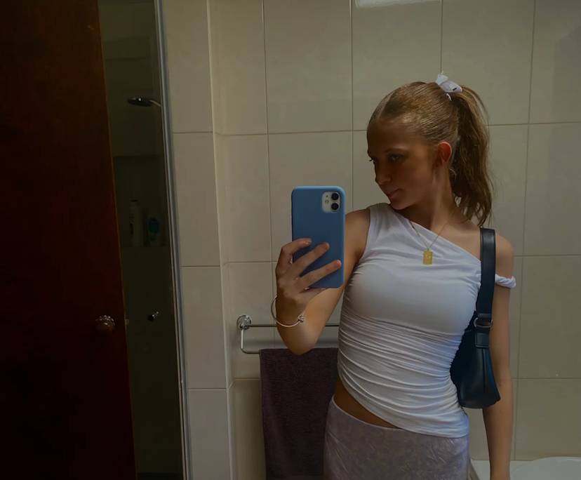 Sienna (18), $375, Non-smoker, Have pets, and No children