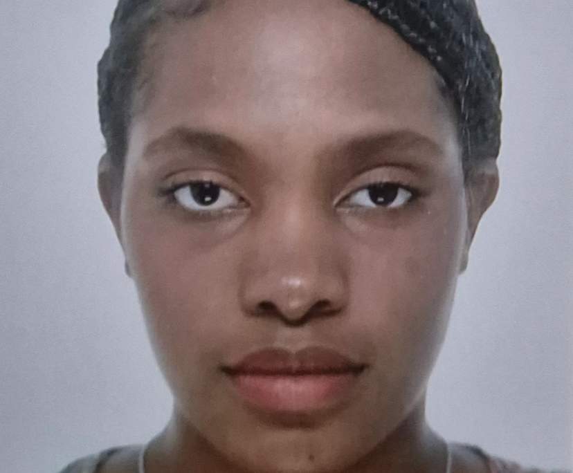 Diana (27), $350, No pets, Non-smoker, and No children