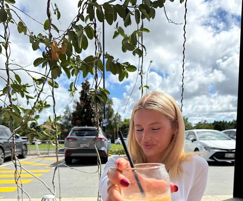 kyla (20), $850, Have pets, Non-smoker, and No children